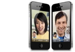 Photos de deux iPhone en communication FaceTime.